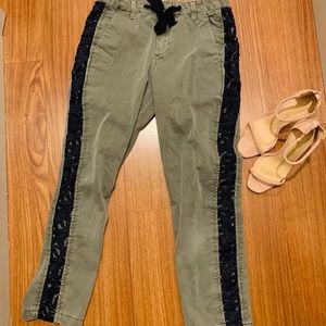 Gap sz 2 olive pants with navy lace details